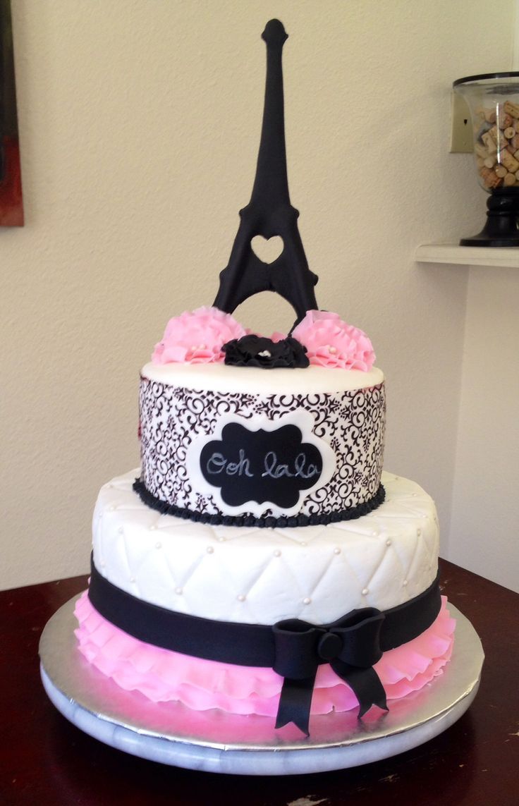 Paris Hilton's $2000 birthday cake is stolen by party crasher | Daily Mail  Online