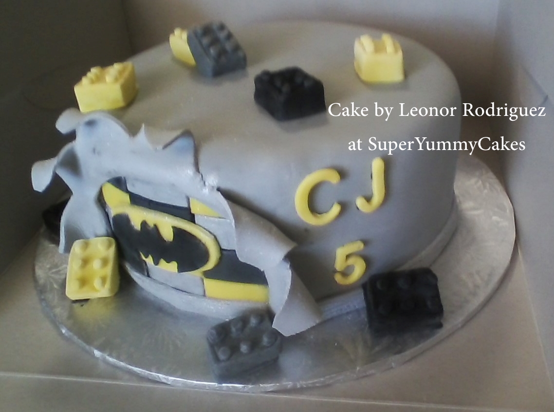 Batman Cake - Decorated Cake by Rania Freij - CakesDecor